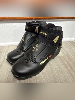 Alpina Black Women's Athletic Cross Country Ski Boots